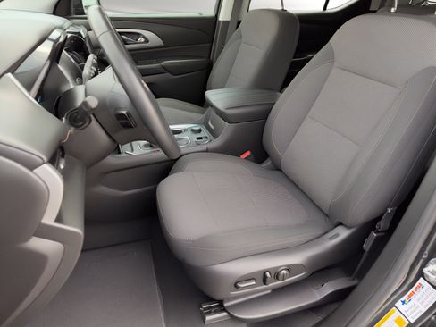 Used 2018 Chevrolet Traverse LT FWD image 5