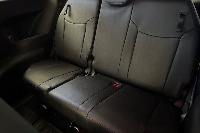 Used 2026 Toyota Sienna Limited FWD image 11