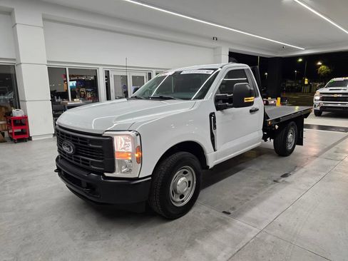 Used 2024 Ford F350 XL w/ XL Driver Assist Package RWD image 2