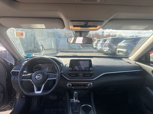 Used 2021 Nissan Altima 2.5 SV w/ SV Premium Package image 19