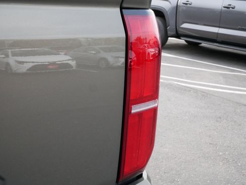 Used 2024 Toyota Tacoma TRD Off-Road w/ TRD Off Road Premium Package image 21