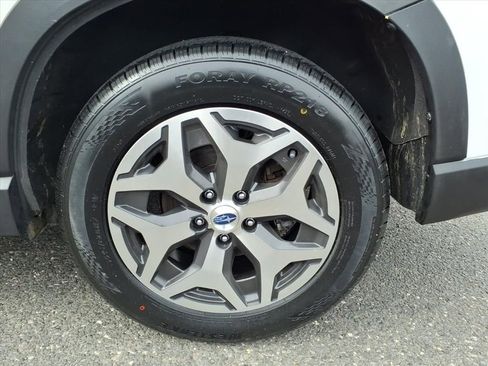 Used 2023 Subaru Forester Premium image 19