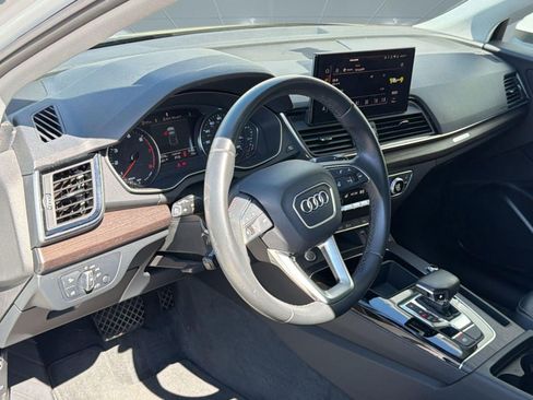 Used 2023 Audi Q5 2.0T Premium w/ Convenience Package AWD/4WD image 4