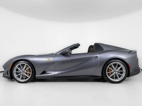 Used 2021 Ferrari 812 GTS RWD image 3