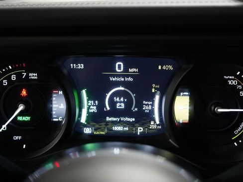 Used 2025 Jeep Wrangler Unlimited Sahara w/ Safety Group AWD/4WD image 16
