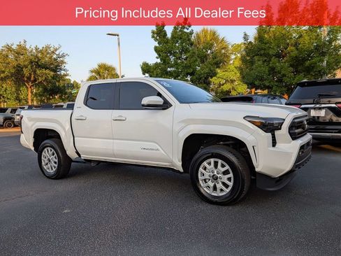 Certified 2025 Toyota Tacoma SR5 AWD/4WD image 2