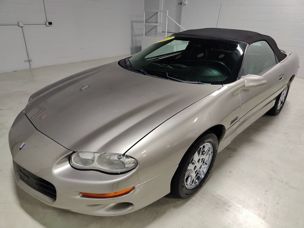 Used 2002 Chevrolet Camaro Z28 RWD image 19