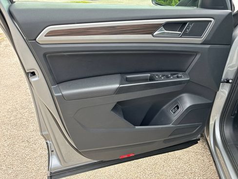 Used 2021 Volkswagen Atlas SE w/ Panoramic Sunroof Package AWD/4WD image 11