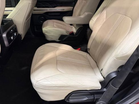 Used 2019 Ford Expedition Platinum image 25