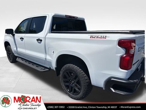 Used 2023 Chevrolet Silverado 1500 LT Trail Boss w/ LT Trail Boss Premium Package AWD/4WD image 3