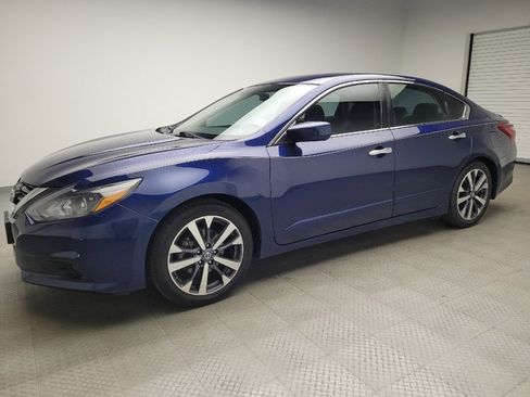 Used 2017 Nissan Altima 2.5 SR image 2