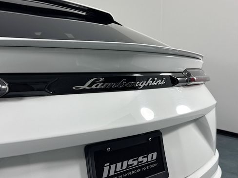 Used 2021 Lamborghini Urus AWD/4WD image 48