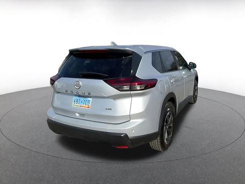 Used 2025 Nissan Rogue SV image 14
