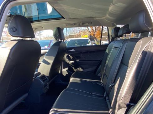 Certified 2022 Volkswagen Tiguan SE w/ Panoramic Sunroof Package image 19