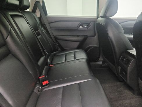 Used 2023 Nissan Rogue SL AWD/4WD image 19
