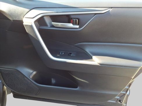 Used 2023 Toyota RAV4 XLE image 19