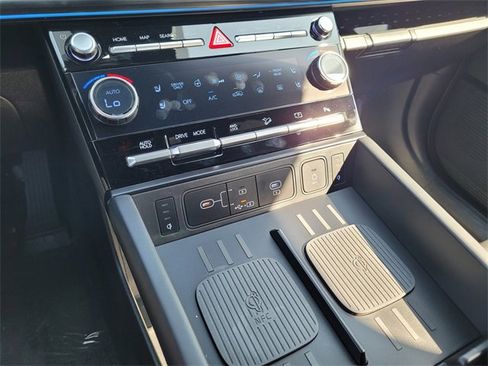 New 2025 Hyundai Santa Fe Calligraphy image 10