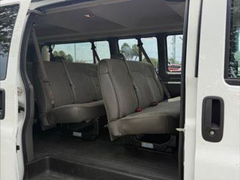 Used 2023 Chevrolet Express 3500 LS RWD image 18