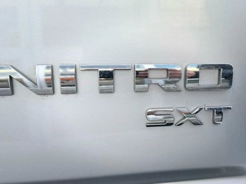 Used 2011 Dodge Nitro SXT image 45