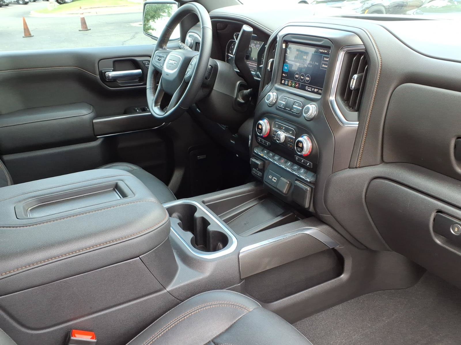 Used 2022 GMC Sierra 1500 AT4 w/ AT4 Premium Package AWD/4WD image 10