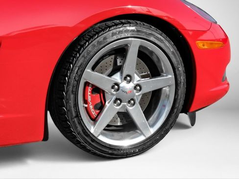 Used 2006 Chevrolet Corvette Convertible w/ Preferred Equipment Group RWD image 38