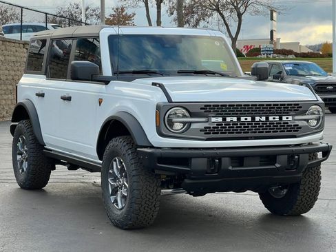 New 2025 Ford Bronco Badlands image 39