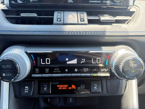 Used 2020 Toyota RAV4 XSE AWD/4WD image 17