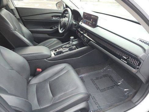 Used 2023 Honda Accord Touring image 11