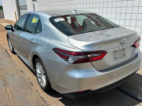 Used 2024 Toyota Camry LE FWD image 6