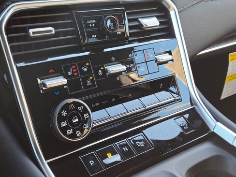 New 2026 Nissan Armada SL w/ Captain's Chari Seat Package image 27