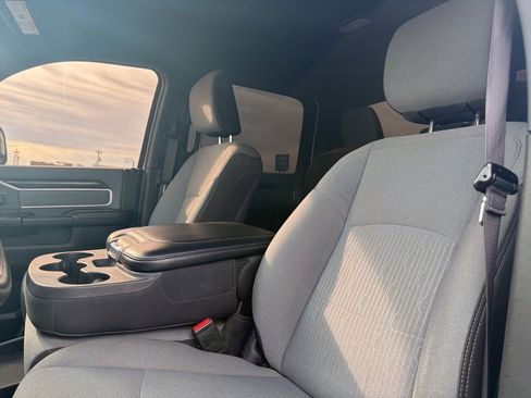 Used 2022 RAM 2500 Big Horn w/ Cold Weather Group image 10