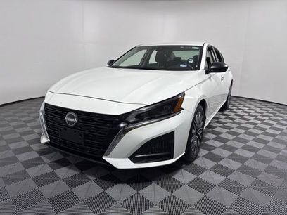 Used 2025 Nissan Altima 2.5 SV
