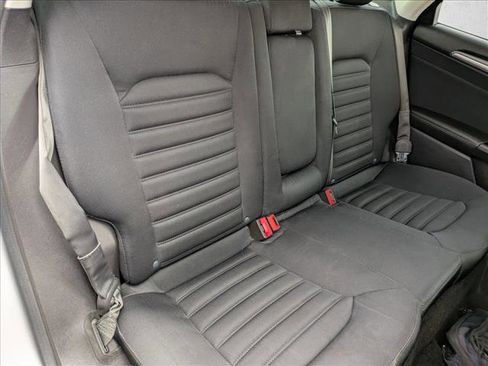 Used 2015 Ford Fusion SE image 14