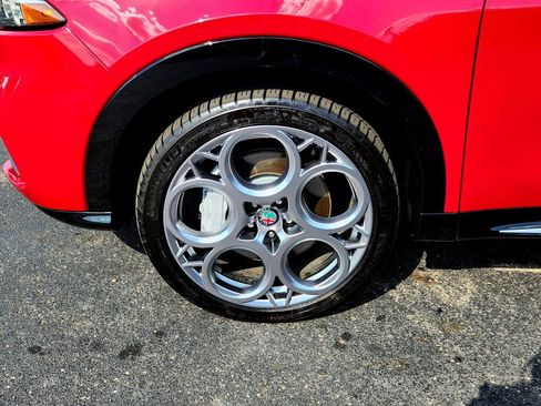 Used 2024 Alfa Romeo Tonale Ti w/ Premium Interior Package image 10