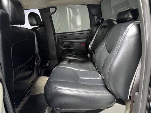 Used 2007 Chevrolet Silverado 2500 LT w/ Heavy-Duty Power Package image 28