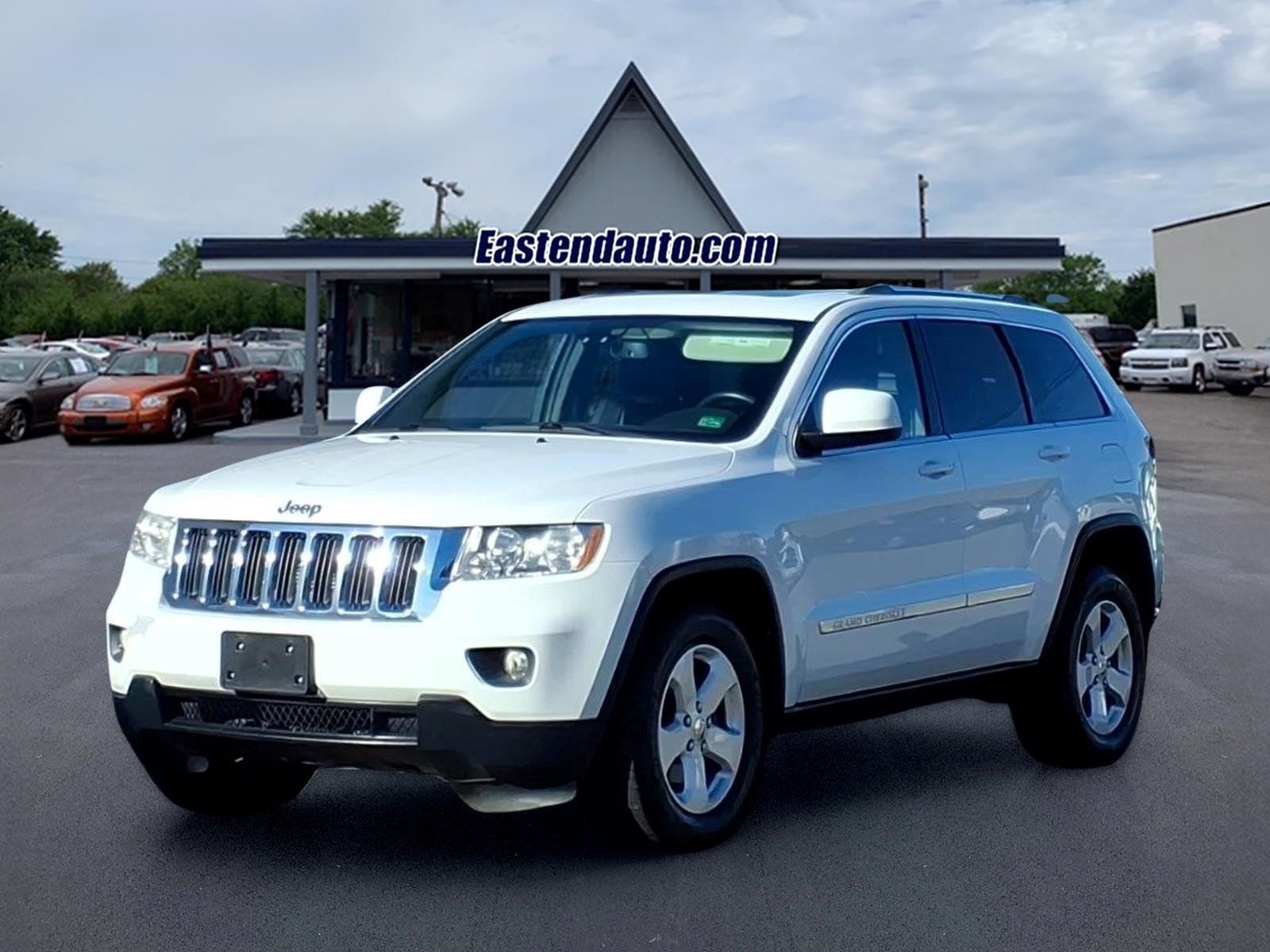 Used 2013 Jeep Grand Cherokee Laredo AWD/4WD image 1