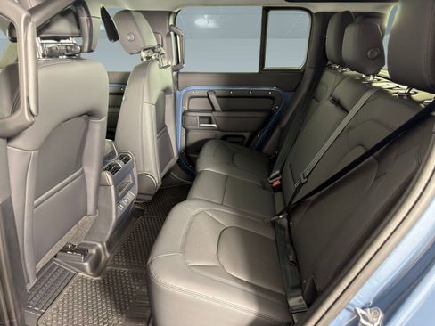 Used 2026 Land Rover Defender 110 S image 13