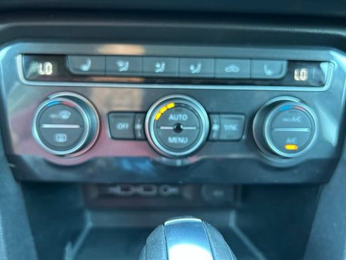 Used 2020 Volkswagen Tiguan SE w/ Panoramic Sunroof Package AWD/4WD image 25