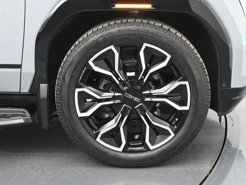 Used 2025 GMC Sierra EV Denali image 24