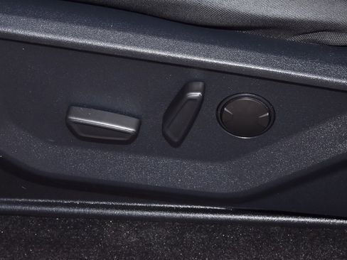 Certified 2022 Ford F150 XLT w/ Equipment Group 302A High image 36