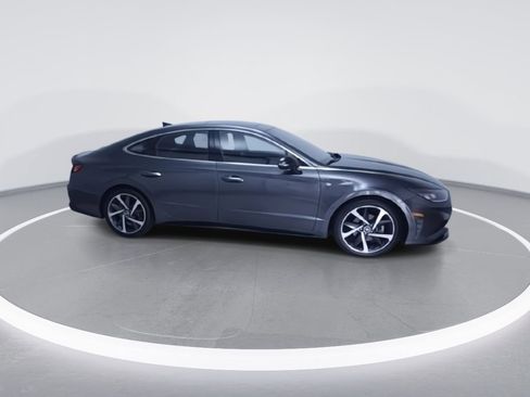 Used 2022 Hyundai Sonata SEL Plus image 2