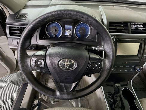 Used 2016 Toyota Camry LE FWD image 18