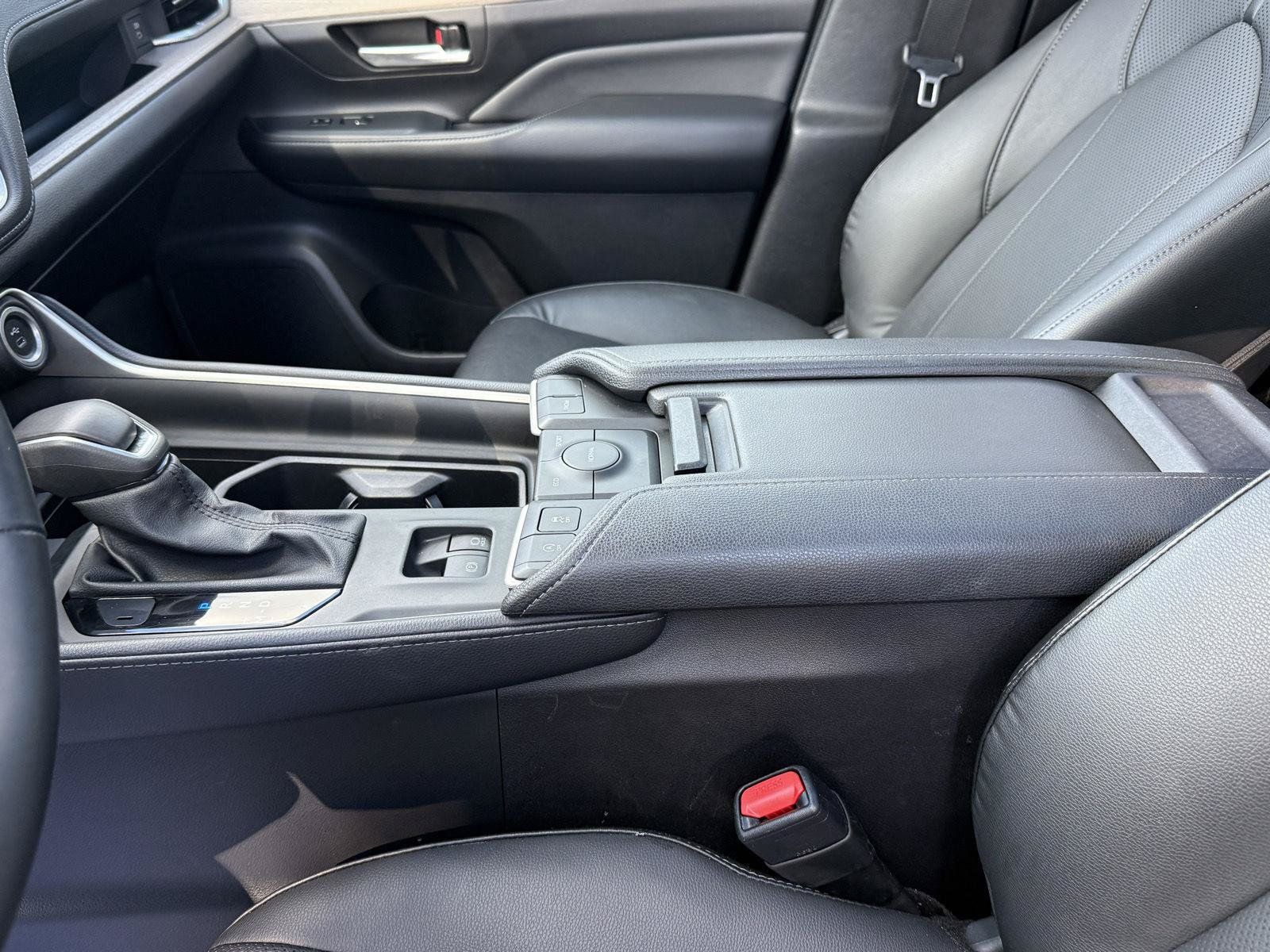 Used 2024 Toyota Grand Highlander FWD image 22