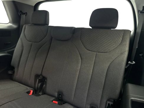 Used 2025 Hyundai Palisade SE FWD image 38