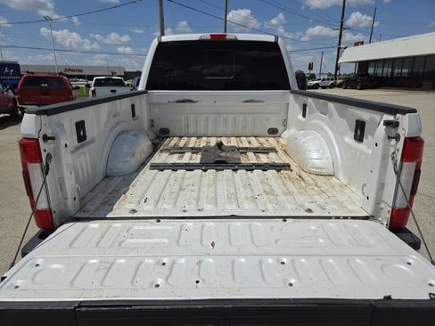 Used 2017 Ford F250 Platinum w/ Platinum Ultimate Package AWD/4WD image 6