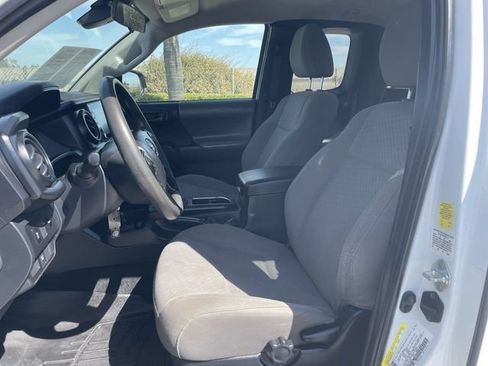 Used 2022 Toyota Tacoma SR AWD/4WD image 17