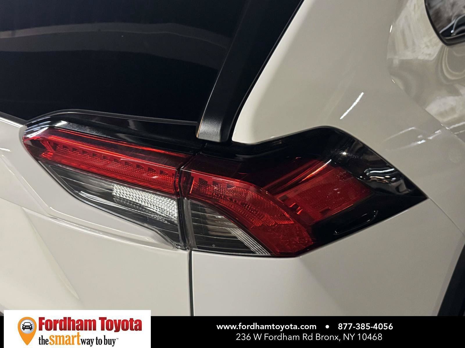 Certified 2025 Toyota RAV4 LE AWD/4WD image 9