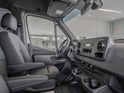 New 2025 Mercedes-Benz Sprinter 2500 image 17