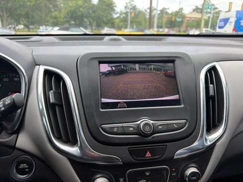 Used 2020 Chevrolet Equinox LS FWD image 15