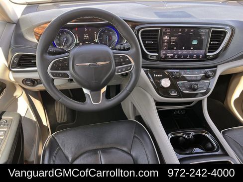 Used 2023 Chrysler Pacifica Limited image 12